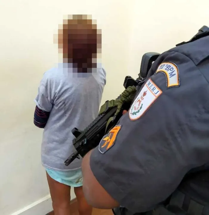 Policiais militares levaram a acusada para a 76ªDP 