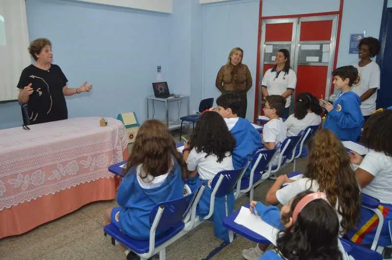 Imagem ilustrativa da imagem Colégio Dom Hélder comemora 60 anos e alunos entrevistam a fundadora