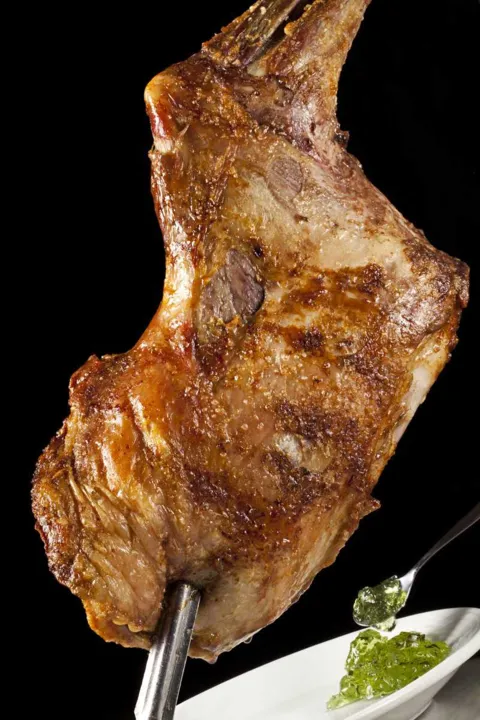 Paleta de cordeiro com geleia de hortelã no Verdanna Grill