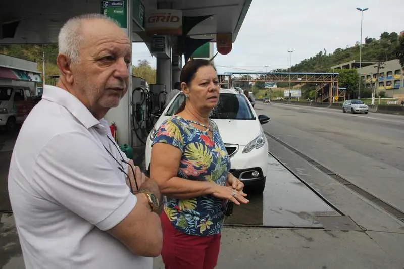 Alguns motoristas comemoram a decisão que permitiu a retirada de 16 equipamentos das RJs