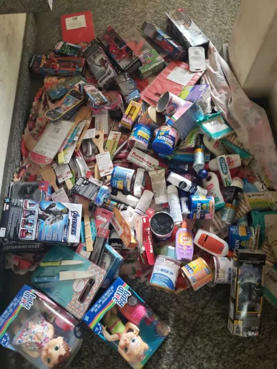 Vários produtos foram apreendidos pela PM no Laranjal