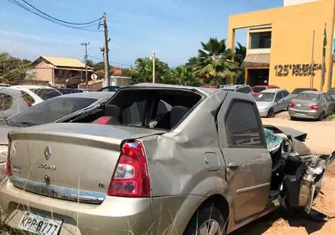 Ela e um rapaz tinham são suspeitos de assaltar dois postos