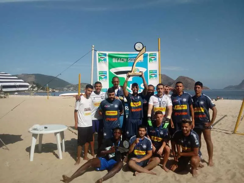 Imagem ilustrativa da imagem Clube Central conquista a Copa de futebol de areia