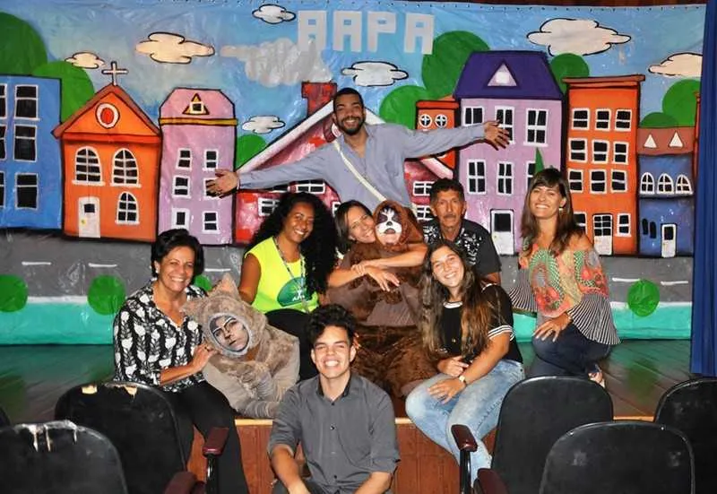 Apresentação no Centro Educacional Mendes Duarte