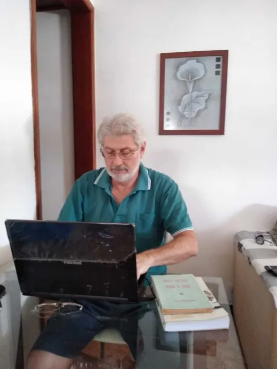 Roberto Santa Rosa é um exemplo de perseverança e cursa o 4º período de jornalismo na UFF