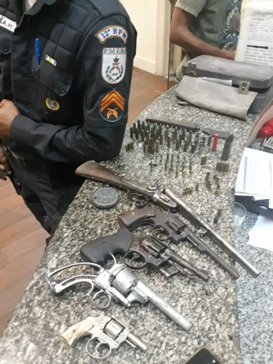 Apreensão foi feito com base em denúncias anônimas