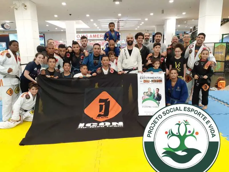 Projeto realizou um aulão no São Gonçalo Shopping