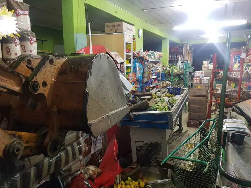 Os suspeitos conseguiram fugir quando a PM chegou ao local