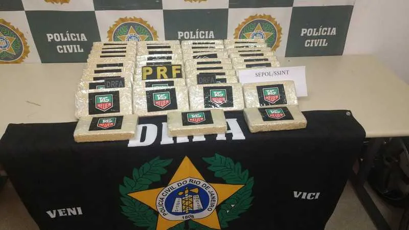 A droga seria distribuída em comunidades da capital do Rio de Janeiro
