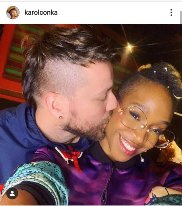 Cantora respondeu com indiretas