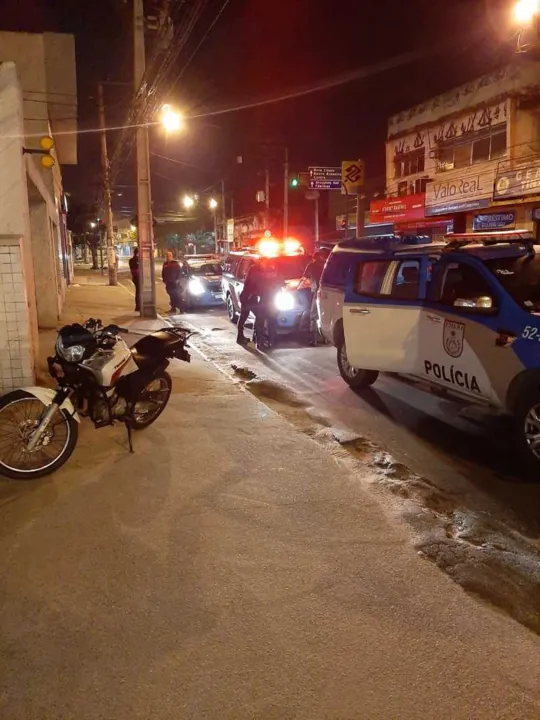 Ele estava com quatro celulares