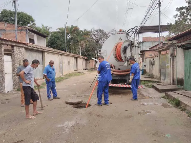 Equipe da Cedae foi nesta manhã (20), até o local fazer reparos