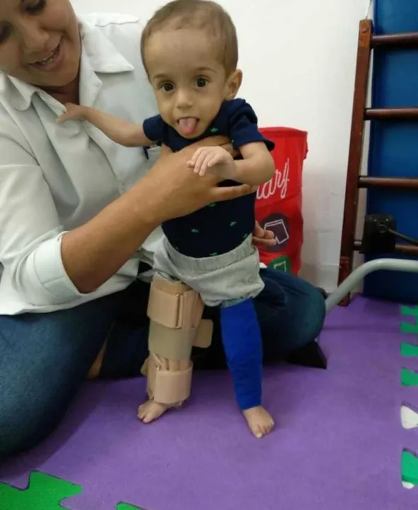 O menino Benício tem 1 ano e 8 meses