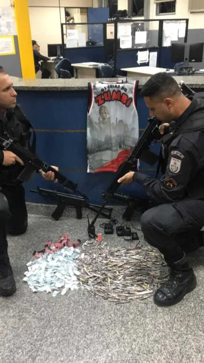 Os presos e o material apreendido foram levados para a 73ªDP (Neves)