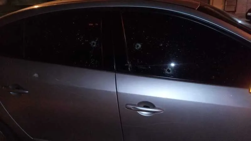 Ação dos criminosos culminou em uma intensa troca de tiros entre os assaltantes e a polícia