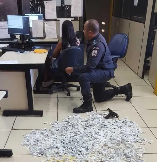 O caso foi registrado na 118ªDP (Araruama). 