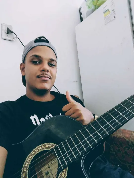 Yuri Santos é morador do bairro Lagoinha, em São Gonçalo