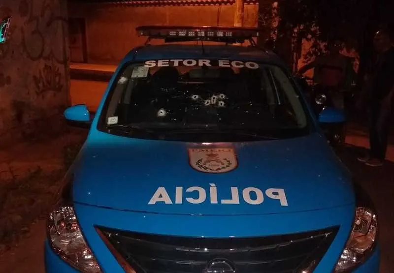 Soldado da PM foi atingida por estilhaços de vidro durante o ataque dos criminosos 