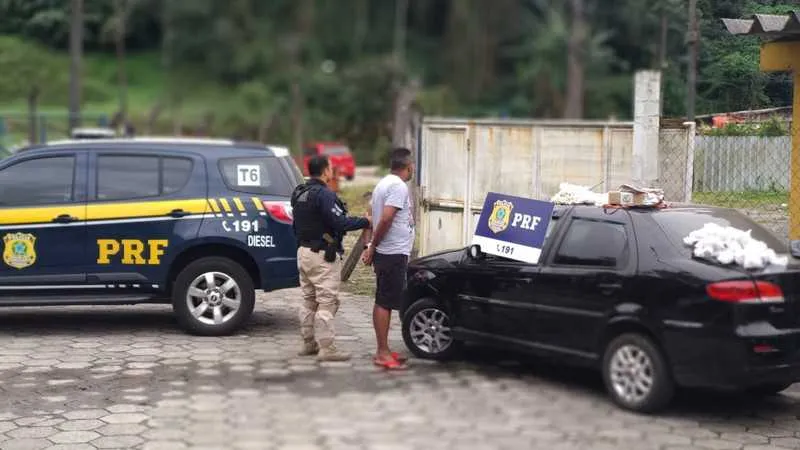 O  flagrante aconteceu na tarde de segunda-feira (23)