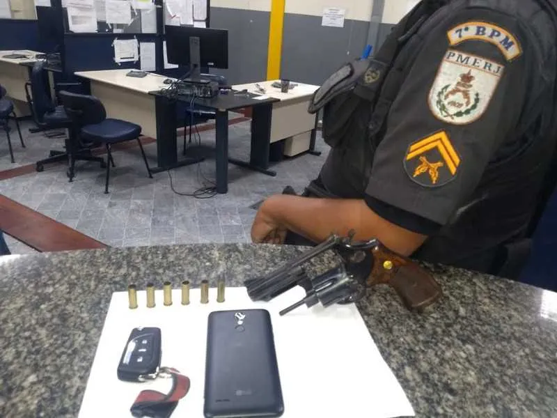 O caso foi registrado na 73ªDP (Neves)