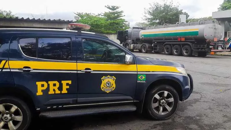 A abordagem aconteceu na Rodovia Rio-Teresópolis