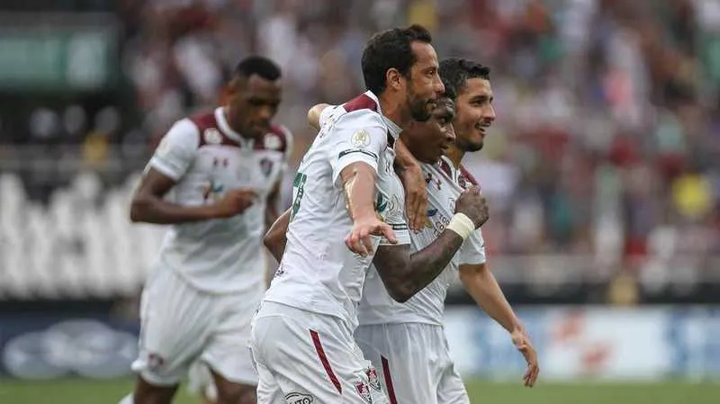 Clássico entre Fluminense e Botafogo agita Brasileirão 