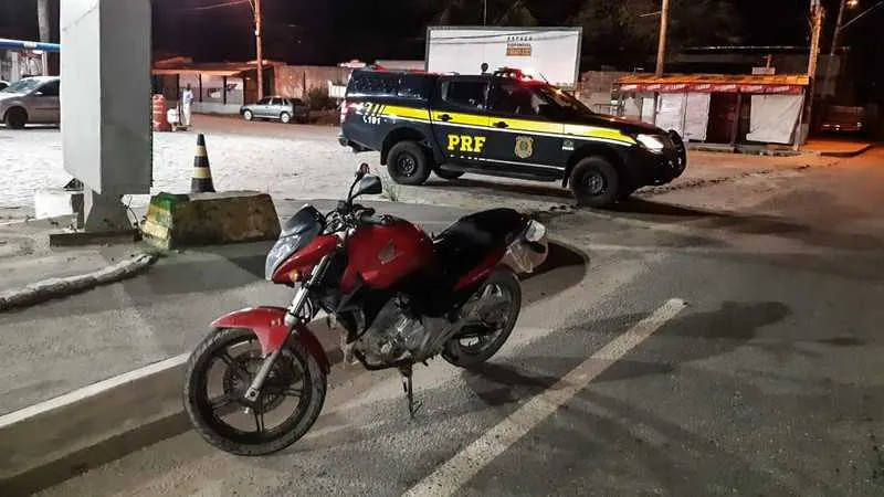 O fato aconteceu na noite de sábado (12).