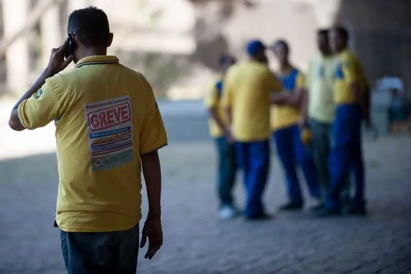 os trabalhadores reivindicam reajuste salarial com reposição da inflação (3,25%) e não querem cortes de direitos conquistados. 