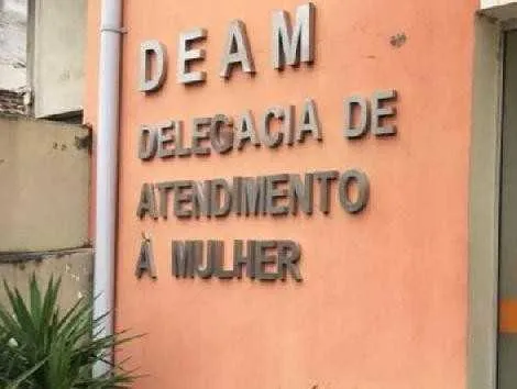 A DEAM fica na Avenida Dezoito do Forte, número 578, no bairro Mutuá. 