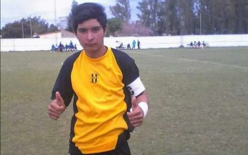 Ele chegou a ser levado para um hospital a 50 quilômetros de onde era realizado o jogo, mas não resistiu