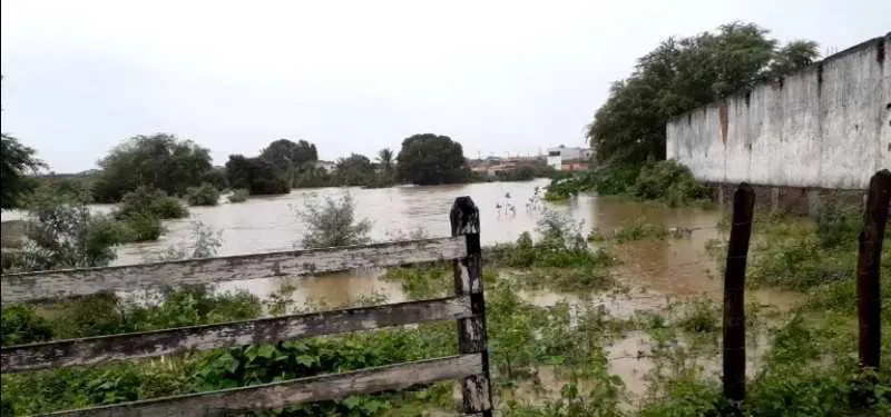 Choveu mais de 100 mililitros na região nesta madrugada