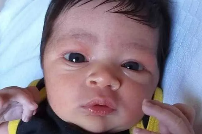 Policiais teriam dificultado a saída do pai com o filho