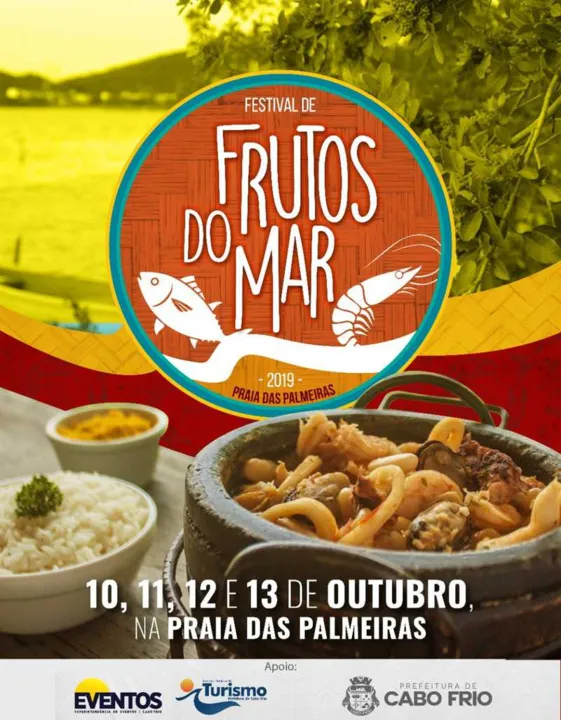 A pesca, tanto artesanal quanto industrial, é uma das mais importantes atividades socioeconômicas da cidade, ficando apenas atrás do turismo