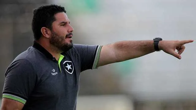 Mesmo com condições favoráveis, técnico Barroca avisa para não baixar a guarda