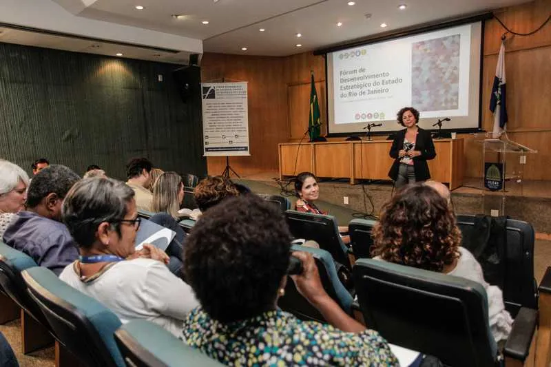 Debate visa o desenvolvimento das políticas públicas estaduais