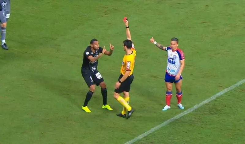 Segundo a diretoria do clube, a expulsão de Gilson foi injusta