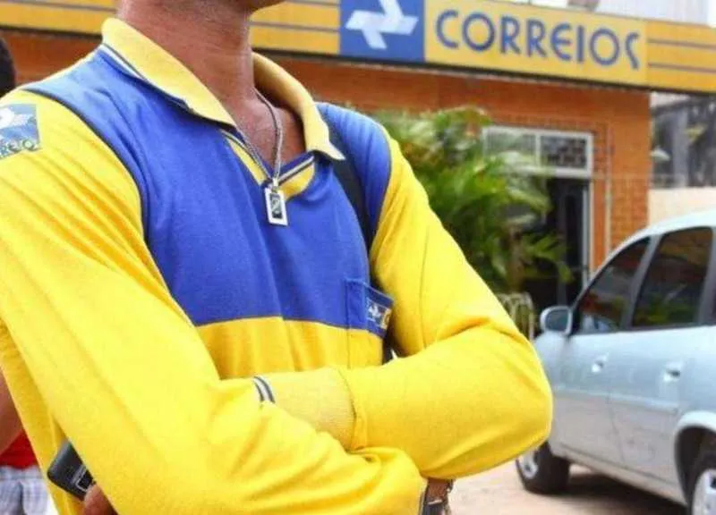Categoria protesta contra o baixo reajuste salarial e contra a retirada de direitos históricos 