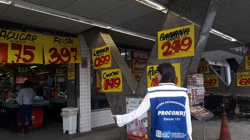 Os dois estabelecimentos foram autuados