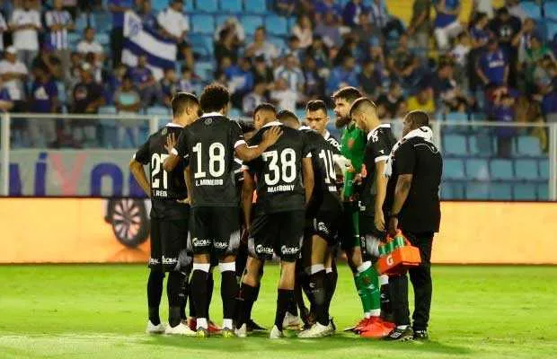 O time ainda carece de um autêntico camisa nove