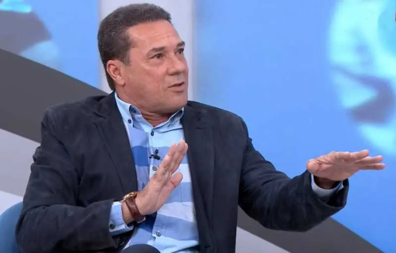 Técnico Luxemburgo pede posicionamento de Leonardo Gaciba