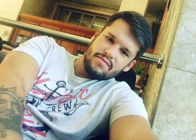 Marcos Vinicius Gouvea foi encontrado morto em uma das celas da 32ª DP (Taquara).