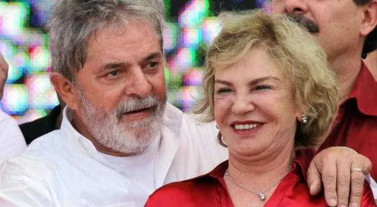 Imagem ilustrativa da imagem Em mensagens, força-tarefa da Lava Jato compara esposa de Lula a viúva do PCC