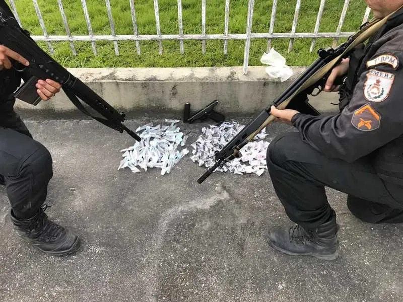 Imagem ilustrativa da imagem Suspeito de tráfico é baleado durante confronto em Engenho do Roçado