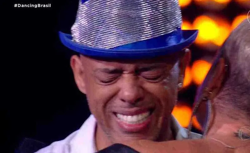 Ele chorou após receber a confirmação de sua eliminação