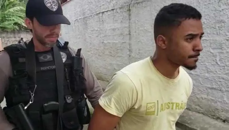 Contra ele, foram cumpridos mandados de prisão preventiva por roubo majorado