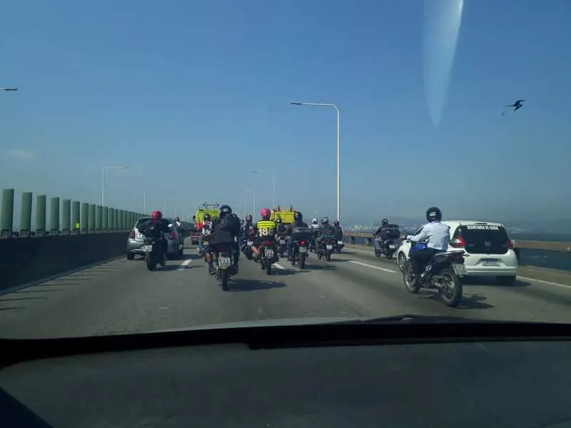 Caminhões da empresa estão ditando a velocidade mais segura