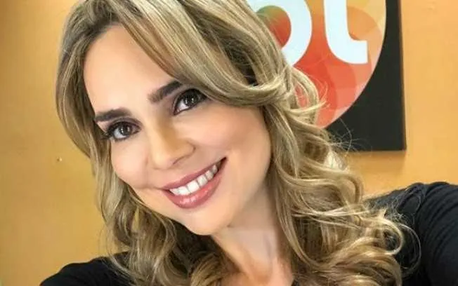 Imagem ilustrativa da imagem Rachel Sheherazade é afastada do SBT: 'Fui pega de surpresa'