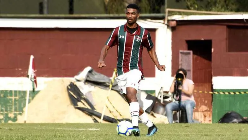 A viagem do jogador está prevista para esta terça-feira