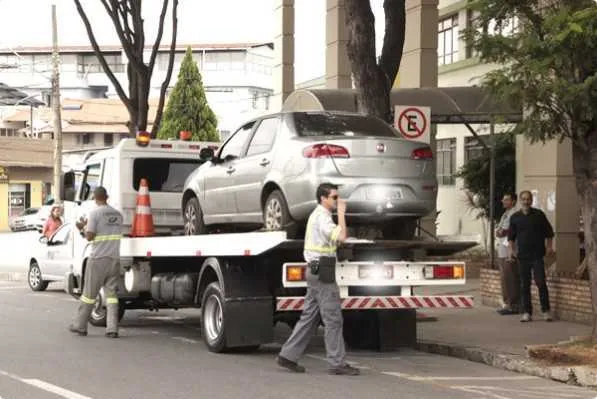 Os motoristas flagrados com irregularidades no carro não terão mais o veículo rebocado