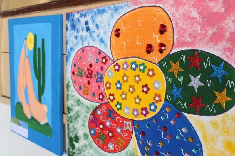 A IncluArte, que foi inaugurada no último dia 20, reúne dezenas de trabalhos preparados pelos alunos da Rede Municipal de Ensino 